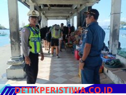 Pastikan Penyeberangan Berjalan Lancar, Personel Polsek Padangbai bersam Instansi Terkait Berikan Pengamanan di Area Dermaga Fast Boat