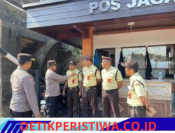 Pastikan Kesiapan dan Keprefesionalan dalam Bertugas, Kasubdit Binsatpam/Polsus Ditbinmas Polda Bali Berikan Pembinaan dan Cek Seragam Satpam 