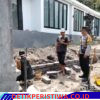 Perkuat Sinergi Bhabinkamtibmas Sinduwati Sambangi Buruh Proyek, Sampaikan Pesan Kamtibmas