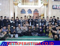 Suling Bambu, Kapolres Aceh Tengah Ajak Jamaah Bersama Bangun Kamtibmas dan Promosikan Wisata Takengon