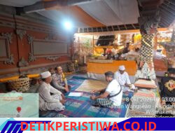 Perkuat Koordinasi, Bhabinkamtibmas Wisma Kerta Sambangi Pura Dadia Tangkas Kori Agung Klungah