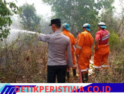 Kapolsek Batanghari Leko IPTU Agum Marenra,S.Tr.K.MH Turun Langsung Melihat Kondisi Kebakaran di Desa Tanah Abang