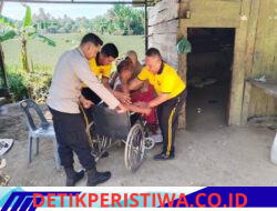 Ketika Polisi Hadir Membawa Kepedulian, Kapolsek Banda Alam Antar Kursi Roda Buat Penderita Stroke