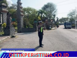 Pastikan Aman dan Arus Lalulintas Lancar, Sat Lantas Polres Karangasem Berikan Pengamanan di Kawasan Wisata Taman Sukasada Ujung