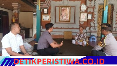 Perkuat Sinergi dalam Menjaga Situasi Kamtibmas, Kapolsek Sidemen Silaturahmi di Kediaman Tokoh Agama Bahas Piodalan di Pura Padmasana