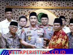 Perkuat Sinergi dalam Menjaga Keamanan dan Kerukunan, Kapolri Bersilaturahmi dengan Pimpinan MUI