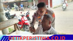 Kapolsek Nurussalam Bantu Warga Daftar Perlindungan Sosial di Darul Falah