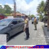 Antisipasi Kemacetan saat Antrean Panjang Pembelian BBM, Personel Polsek Rendang Berikan Pengamanan dan Gatur Lalin di Jalur Masuk SPBU Rendang dan Nongan