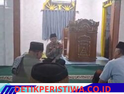 Wakapolres Oku Timur Pimpin Sholat Subuh Keliling Bersama Masyarakat