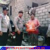 Berbagi Kasih Polri kepada Masyarakat, Kapolsek Padangbai Salurkan Bantuan Sembako kepada Warga yang Kurang Mampu 
