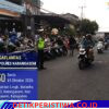 Utamakan Keselamatan Pejalan Kaki, Personel Lantas Karangasem Bantu Sebrangkan Warga di Depan Pasar Ksatrian, Amlapura