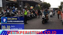 Utamakan Keselamatan Pejalan Kaki, Personel Lantas Karangasem Bantu Sebrangkan Warga di Depan Pasar Ksatrian, Amlapura