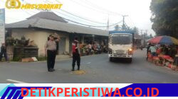 Ciptakan Arus Lalu Lintas yang Aman dan Lancar, Kapolsek Selat Turun Langsung Lakukan PH Pagi di Simpang Tiga Pasar Selat
