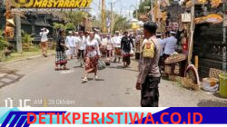 Pastikan Kegiatan Berjalan Lancar, Personil Polsek Rendang Berikan Pengamanan Kegiatan Dewa Yadnya di Pura Dalem Desa Adat Kubak