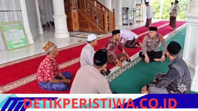 Kapolsek Madat Ajak Warga Jaga Kamtibmas Lewat Jumat Keliling
