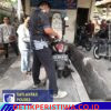 Pastikan Keabsahan Status Kendaraan, Petugas Sat Lantas Lakukan Gosok Nosin dan Noka Sebelum Proses Samsat 
