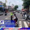 Polisi Sahabat Anak, Anggota Sat Lantas Polres Karangasem Bantu Sebrangkan Siswa-siswi SD Negeri 4 Subagan