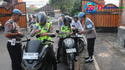 Pastikan Ketertiban dan Profesionalisme dalam Bertugas saat Operasi Patuh Agung 2026, Propam Polres Karangasem Gelar Gaktibplin di Pintu Masuk Mako