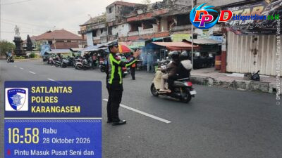Berikan Rasa Aman dan Nyaman kepada Masyarakat, Satlantas Polres Karangasem Lakukan Gatur Lalin di Seputaran Pasar Senggol Jalan Gajah Mada Amlapura