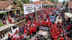 LAUTAN MERAH GEMPARKAN KENDALDOYONG! Ribuan Pendukung Kawal Nur Zaeni Nomor Urut 3, Siap Bawa Perubahan Total!