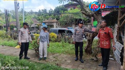 Pastikan Situasi Kamtibmas Kondusif, Personel Polsek Selat Gelar Patroli Barcode 