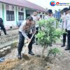 Green Policing, Kapolres Aceh Timur Hijaukan Kembali SMA Negeri 1 Simpang Ulim