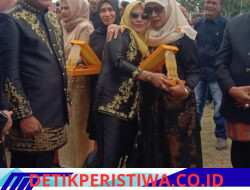 Pelukan Haru Fauziah dan Sadriah Mukhlis Warnai HUT ke-27 Bireuen